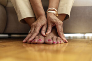 Helping Seniors Have Happy, Healthy Feet